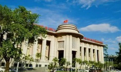 Fed cứng rắn hơn, NHNN ưu tiên ổn định tỷ giá: Lãi suất sẽ thế nào trong những tháng cuối năm?