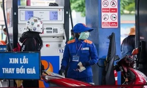 Giá dầu thế giới giảm sâu, Bộ Tài chính có động thái gây bất ngờ