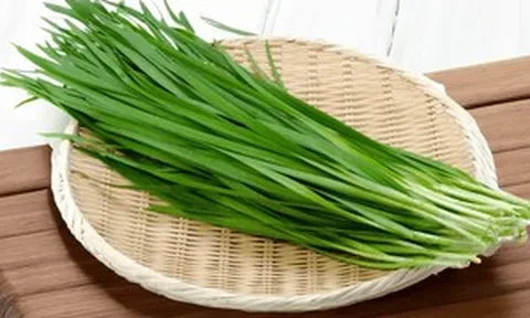Loại rau mọc quanh bờ rào, được ví ‘nhân sâm nhà nghèo’, giá chỉ 25.000 đồng/1kg