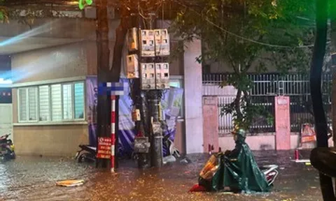 Bố đăng bài khoe con đỗ trường chuyên, con trai hỏi một câu khiến mẹ lặng người