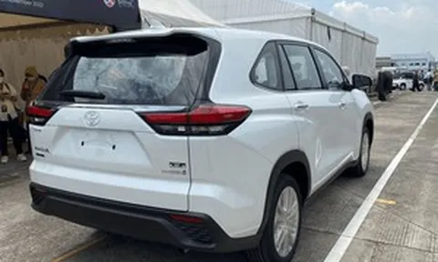 Chiều lòng khách gia đình Việt, Toyota Innova giá còn 580 triệu, xem ưng ý là có ngay mẫu MPV 7 chỗ ‘gầm cao, máy thoáng’