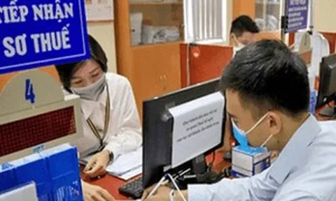 Lương, tiền làm thêm giờ được miễn thuế thu nhập cá nhân