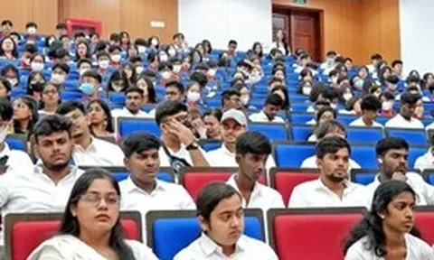 Điểm sàn Trường đại học Nam Cần Thơ: Y khoa 23 điểm, V-SAT 290 điểm