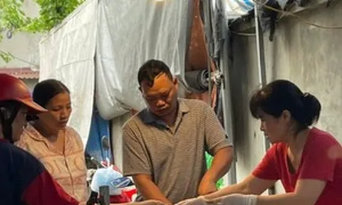 Tăng lương, làm sao ngăn giá cả hàng hoá ‘cuốn’ theo?