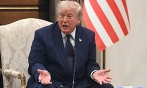 Giá dầu bật tăng, cổ phiếu lao dốc sau tuyên bố 'tan vỡ' của ông Trump