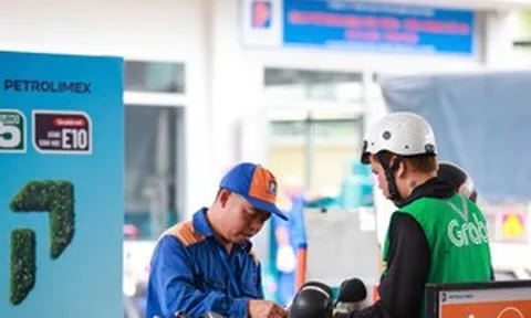 Giá xăng E10 giảm về sát 20.000 đồng/lít