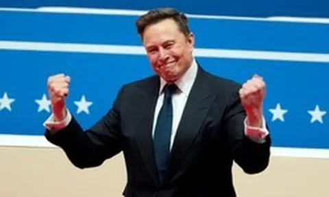 Nóng: Elon Musk nhắm tới túi quần của hàng tỷ người, sắp làm điện thoại mỏng hơn iPhone, có hệ điều hành riêng