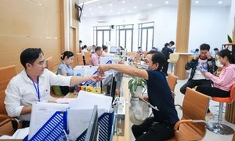 Mỗi cán bộ, công chức, viên chức được nhận 2.000.000 đồng/tháng, áp dụng đến hết tháng 10/2028, điều kiện cụ thể ra sao?