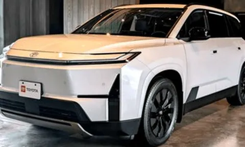 Toyota bất ngờ lùi Highlander EV, nhưng động thái với bản xăng mới là điều đáng chú ý