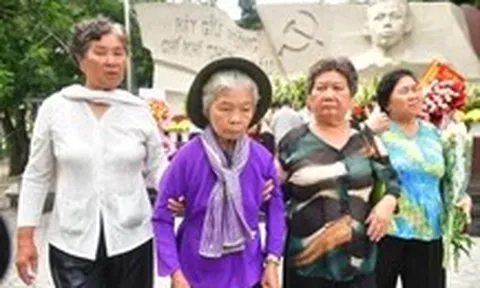 Gia đình người nhận thân nhân liệt sĩ Huỳnh Văn Quên: Chúng tôi đến công viên Lê Thị Riêng thắp nhang cho 'anh Hai' và đồng đội