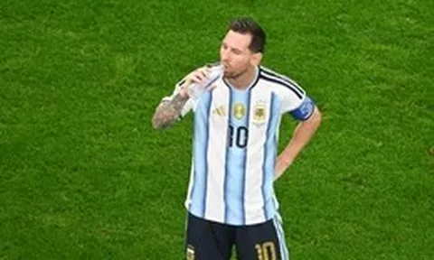Hé lộ số tiền 'khủng' thu về từ giờ nghỉ uống nước tại World Cup 2026