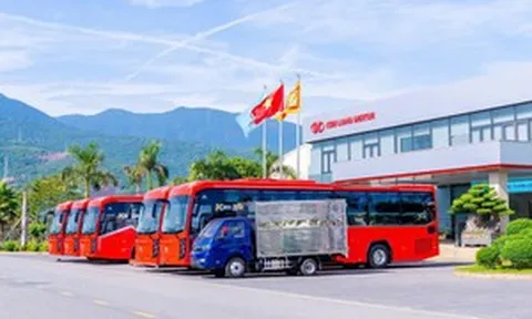 Hãng xe Việt Kim Long Motor bàn giao lô xe giường nằm cao cấp cho doanh nghiệp có tiếng tại miền Nam