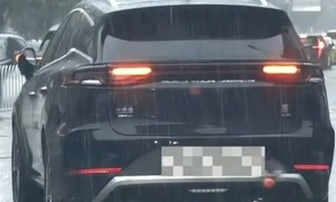 Đang lội nước, SUV điện BYD bất ngờ bung bộ phận dưới gầm: Hãng lên tiếng giải thích