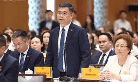 Đứng trước Thủ tướng Lê Minh Hưng, Chủ tịch Vietcombank báo cáo 5 'điểm nghẽn' của ngành ngân hàng