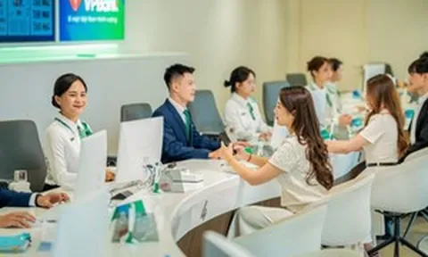 18.000 nhân viên VPBank giảm lương trung bình, nhưng mỗi tháng vẫn mua được khoảng 2,4 chỉ vàng