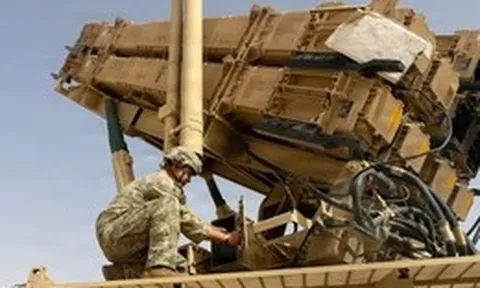 Iran tuyên bố đánh trúng tổ hợp Patriot, 'giăng đêm đen' trước mắt Mỹ