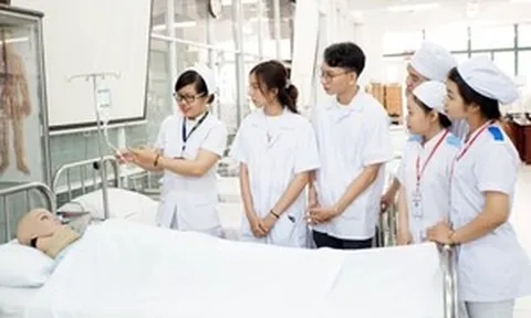 Lương tới 20 triệu/tháng và làm tại Bệnh viện, ngành học đang cần hơn 300.000 nhân sự và điểm chuẩn chỉ 18 điểm, phụ huynh biết để nhắc con lựa chọn