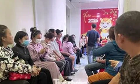 Ngược đời: Xếp hàng cả ngày không bán được vàng SJC