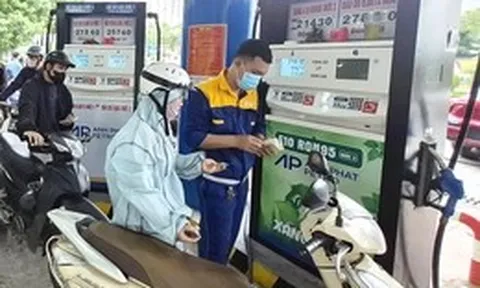 Bán lẻ xăng dầu hụt nguồn ở Hà Nội, Bộ Công Thương chỉ đạo nóng