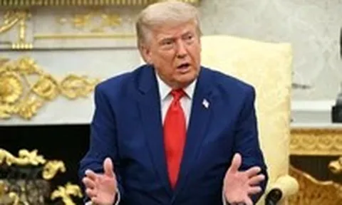 Ông Trump cảnh báo Nga và Trung Quốc không bán vũ khí cho Iran