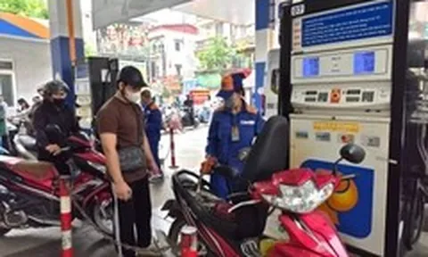 Bán lẻ, phân phối xăng dầu 'tố' đầu mối không cấp đủ hàng, Petrolimex lên tiếng về nguồn cung