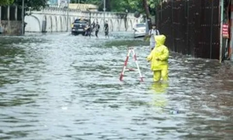 Dự báo Hà Nội mưa dông, Nam Bộ mưa lớn chiều tối nay