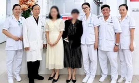 Chỉ một vết bầm sau khi bị xe máy ngã đè, người phụ nữ phải mổ 4 lần để giữ mạng