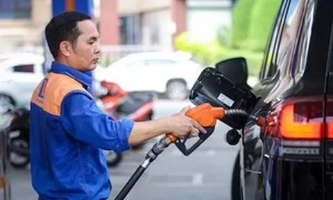 Giá xăng điều chỉnh từ chiều nay