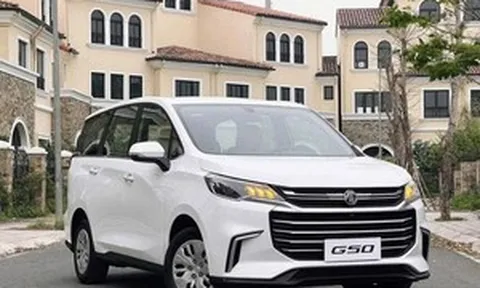 Mẫu MPV 7 chỗ rộng hơn Innova Cross đang 'phá giá' rẻ nhất thị trường Việt, chỉ từ 395 triệu đồng