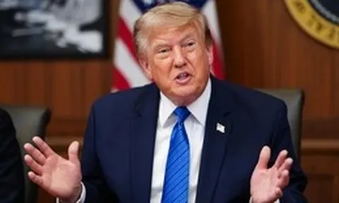 Cuộc họp nội các thứ 13 của ông Trump