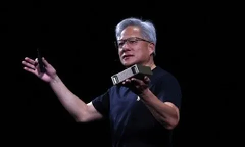 CEO Nvidia: Thợ điện và thợ xây có thể kiếm trên 100.000 USD mỗi năm