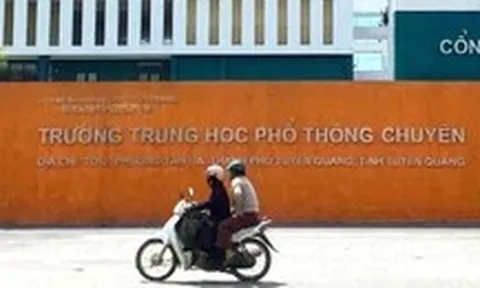 Bộ GD-ĐT nêu lý do 328 thí sinh Tuyên Quang được thi lại, còn 5 em ở Quảng Trị thì không
