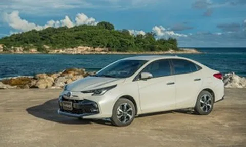 Toyota Vios hạ giá kịch sàn để bảo vệ ngôi vương