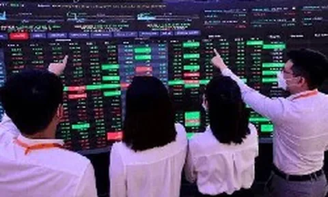 Hàng tỷ USD chờ đổ vào chứng khoán Việt Nam, loạt cổ phiếu được dự báo hút tiền mạnh