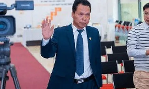 Một chủ tịch giữ lời, mua hết lượng cổ phiếu đã đăng ký