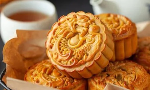 Bánh trung thu 'nhà làm' tràn chợ mạng: Cảnh báo khiến người mua hoang mang