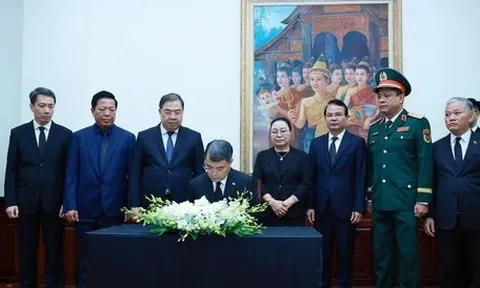 Lãnh đạo Đảng, Nhà nước viếng Chủ tịch Quốc hội Lào Xaysomphone Phomvihane