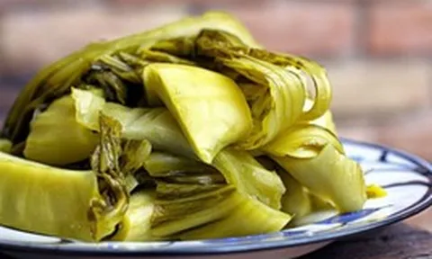 3 thói quen ăn dưa muối cần bỏ ngay