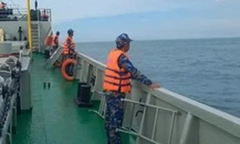 4 người bị sóng cuốn xuống biển Đà Nẵng: Mở rộng vùng tìm kiếm ra giữa Sơn Trà và đảo Cù Lao Chàm