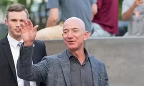 Thương vụ bất ngờ của tỷ phú Jeff Bezos
