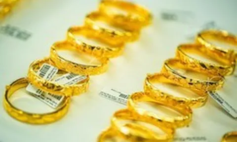 Giá vàng bạc hôm nay 12/8: Vàng nhẫn áp đảo, Phú Quý, Bảo Tín Mạnh Hải, Doji, SJC đồng loạt điều chỉnh