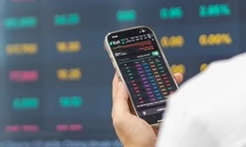 Nhóm Vingroup và cổ phiếu nhà nước giúp VN-Index tăng gần 20 điểm