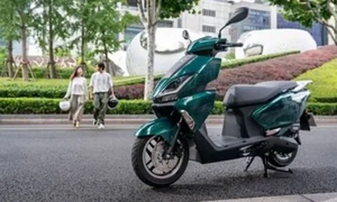SH Mode có đối thủ đáng gờm: Giá 35 triệu đồng, trang bị ABS, sạc nhanh Type-C, ăn xăng 1,9 lít/100 km