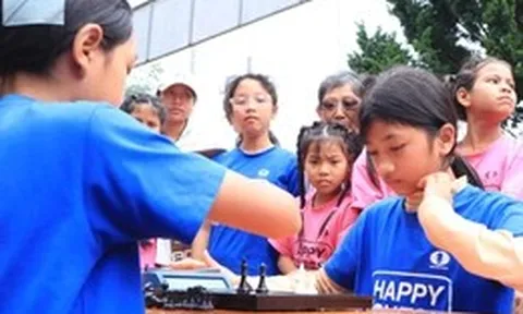FIDE đưa ‘Quân cờ hạnh phúc’ đến trẻ em vùng cao Đà Lạt