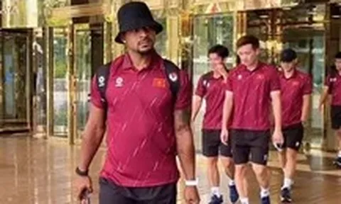 Hình ảnh đội tuyển Việt Nam lên đường đi Malaysia