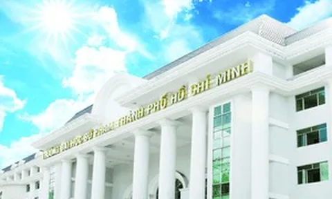 Thủ khoa toàn quốc vẫn trượt Sư phạm, phía trường Đại học nói rõ lý do và giải thích về điểm chuẩn tiệm cận 30 điểm