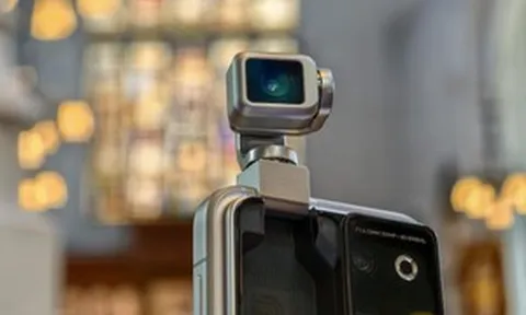 Smartphone 'dị' nhất năm chính thức nhận đặt trước: Camera 200 MP tự bật, tự xoay như robot