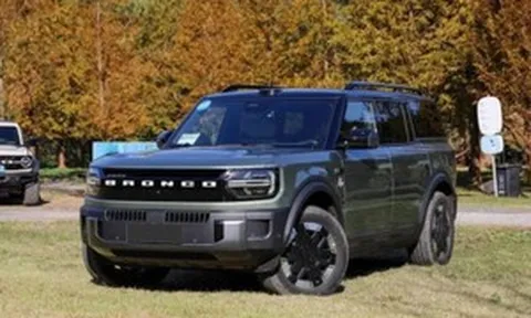 Thêm mẫu xe EREV sắp về Việt Nam: Huyền thoại Ford Bronco bản 2026 với tầm hoạt động 1.220 km