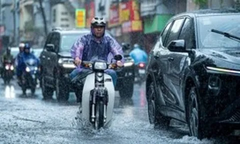 Vùng mây dông từ phía Bắc di chuyển xuống gây mưa lớn Hà Nội và đồng bằng, miền Bắc hết nắng nóng