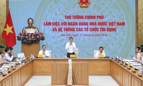 Thủ tướng làm việc với ngành Ngân hàng: Giao 2 nhiệm vụ kiểm soát lạm phát và hỗ trợ tăng trưởng